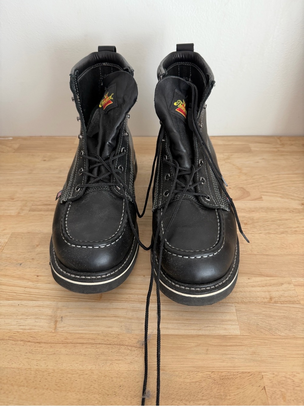 Thorogood Moc Toe Men's Black Leather Work Boots - Durable Lace-Up Design
